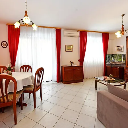 Jasmina Apartman *
