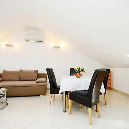 Jasmina Apartment *
